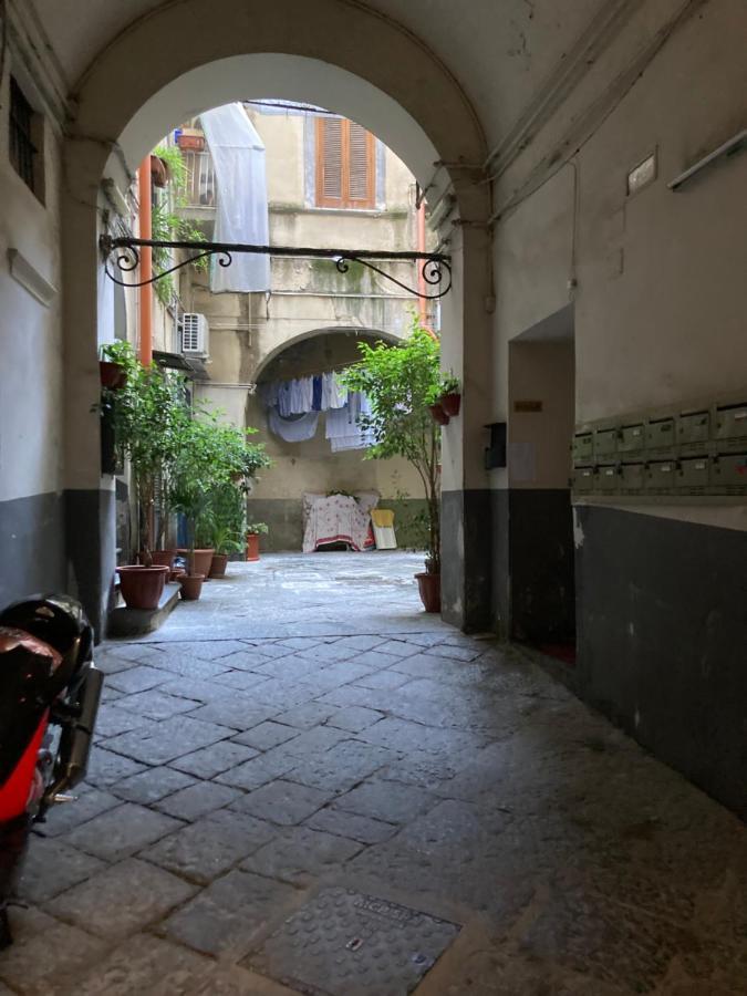 Zuccarella "Zuccherino"Nel Cortile Napoli Bagian luar foto